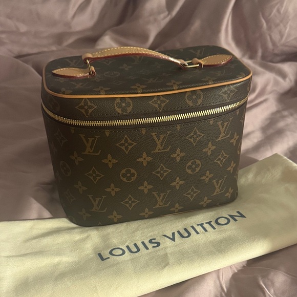 Vanity Case - Picture 3 of 13